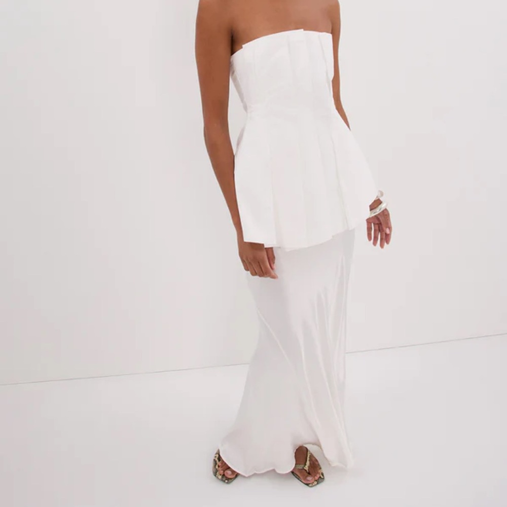 LILLY WHITE PLEATED STRAPLESS TOP